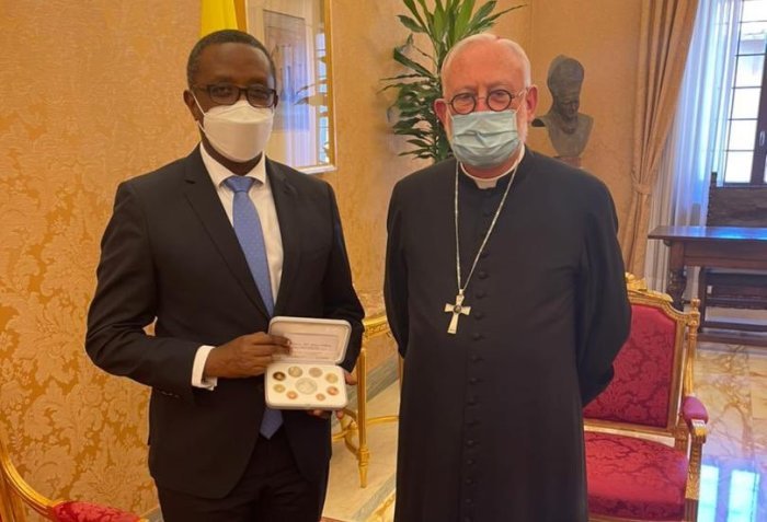 Min. Biruta yakiriwe i Vatican mu kuzamura umubano w’u Rwanda na Kiliziya Gatulika
